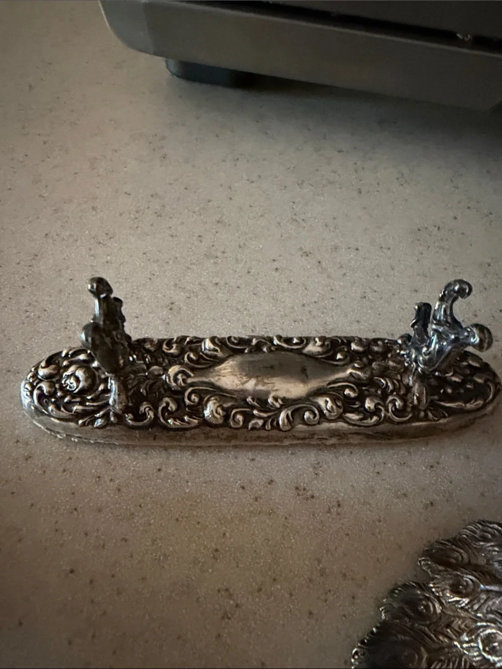 Antique-Style Silver Decorative Napkin Rings Set